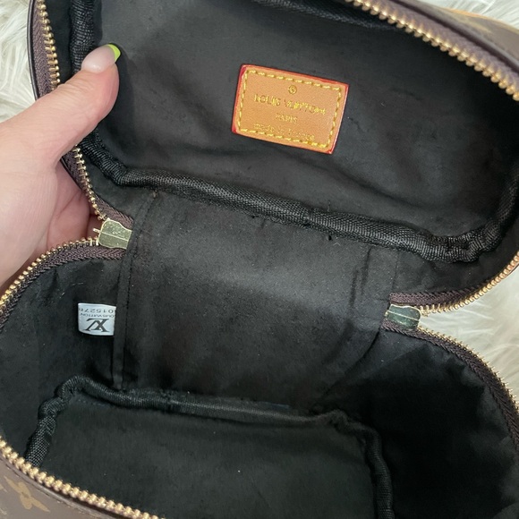 COPY - LV travel case or purse - Picture 5 of 6